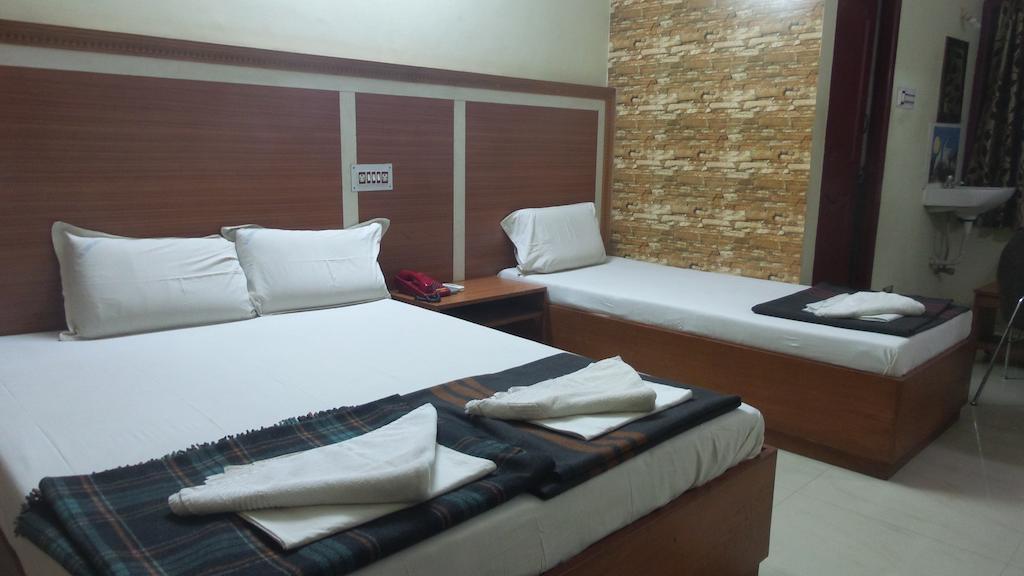 Dm Travellers Inn Chennai Room photo